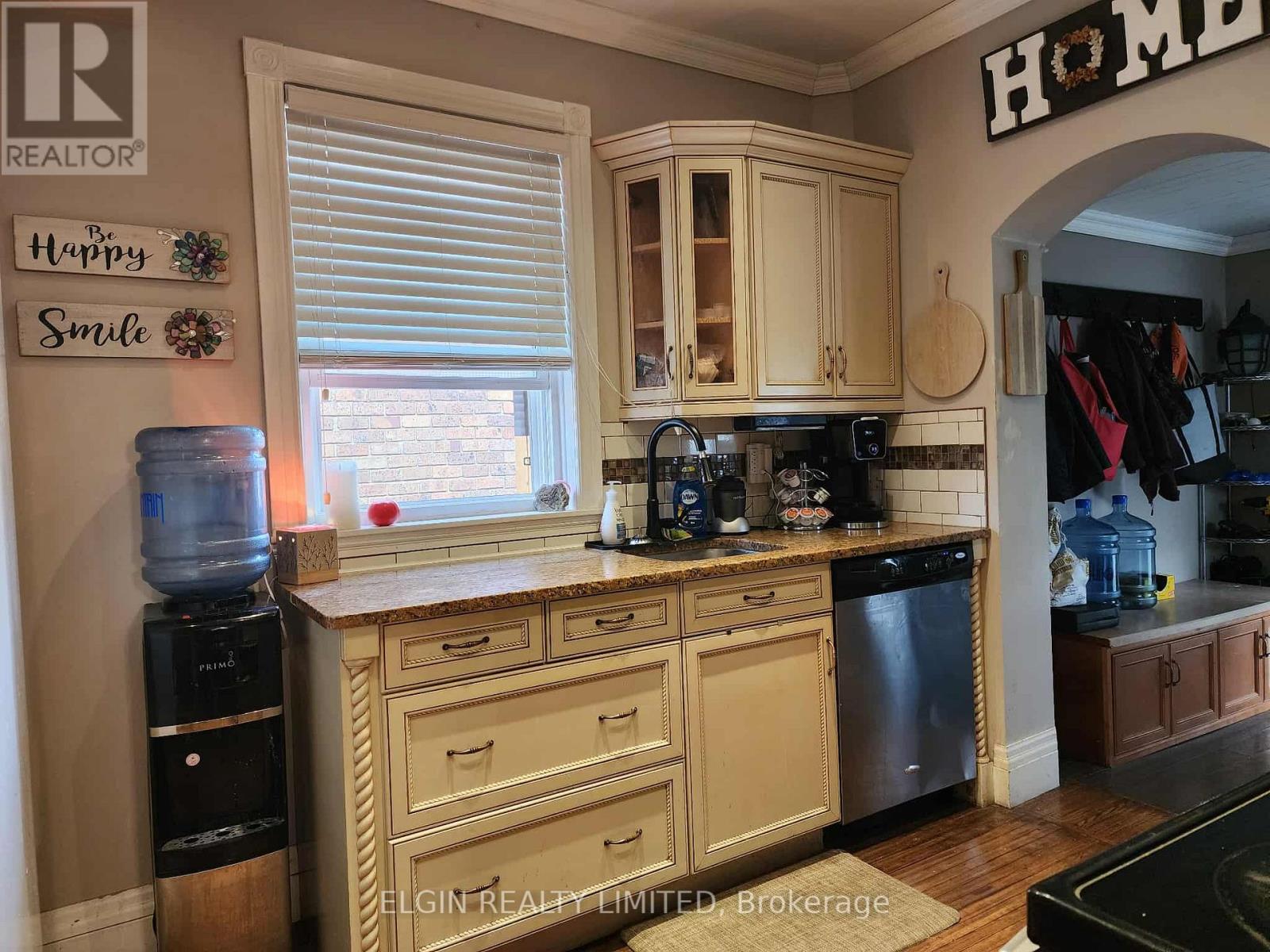82 Fifth Avenue, St. Thomas, Ontario  N5R 4E1 - Photo 4 - X12402619