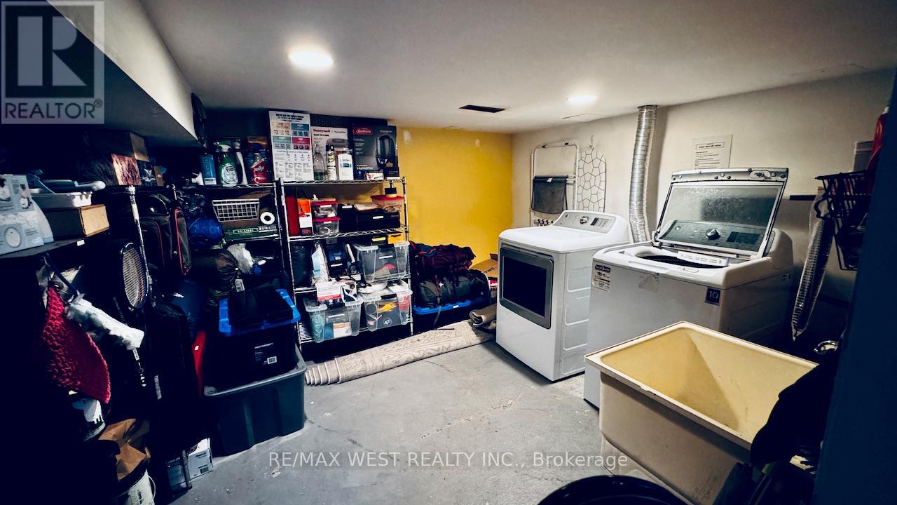 88 Montrose Avenue, Toronto, Ontario  M6J 2T7 - Photo 18 - C12402612