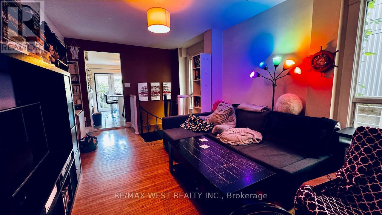 88 Montrose Avenue, Toronto, Ontario  M6J 2T7 - Photo 3 - C12402612