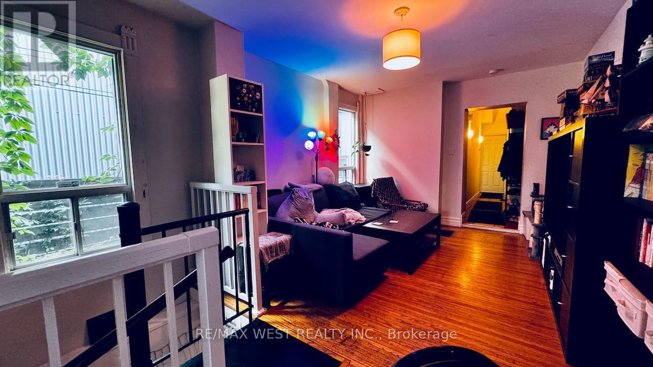 88 Montrose Avenue, Toronto, Ontario  M6J 2T7 - Photo 4 - C12402612