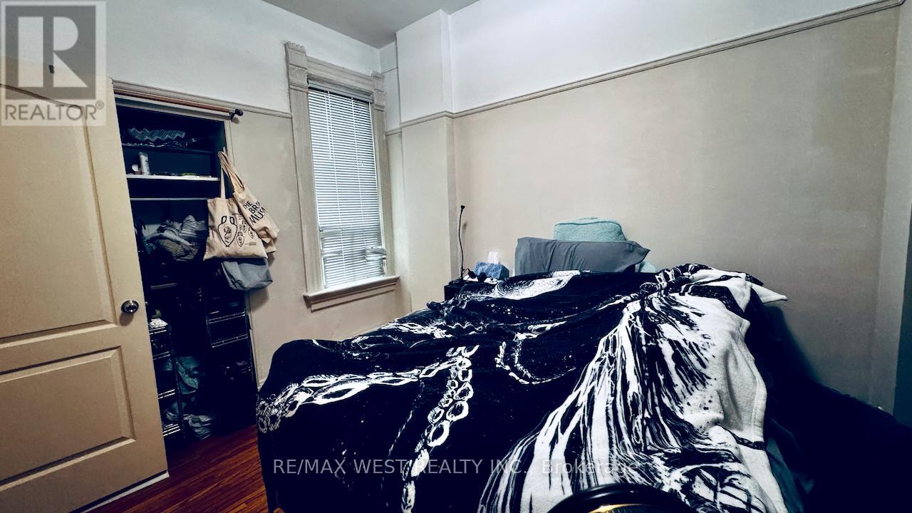 88 Montrose Avenue, Toronto, Ontario  M6J 2T7 - Photo 8 - C12402612