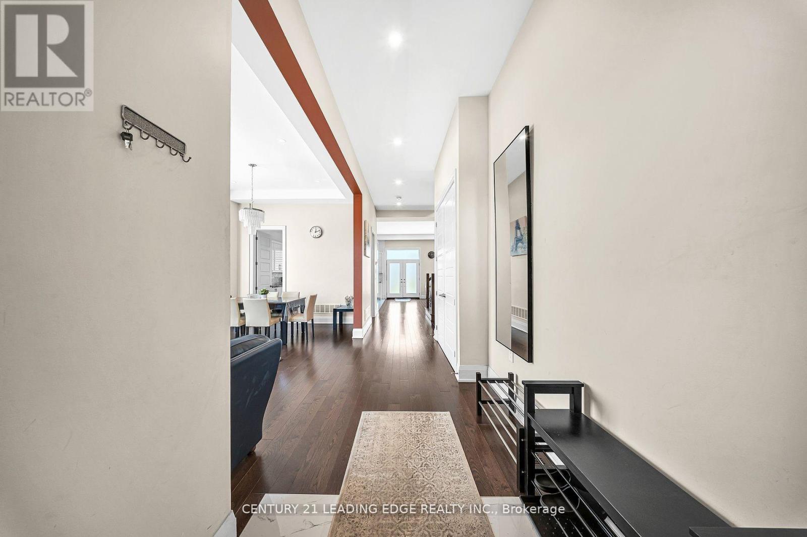 736 Hillview Crescent, Pickering, Ontario  L1W 2S1 - Photo 3 - E12402613