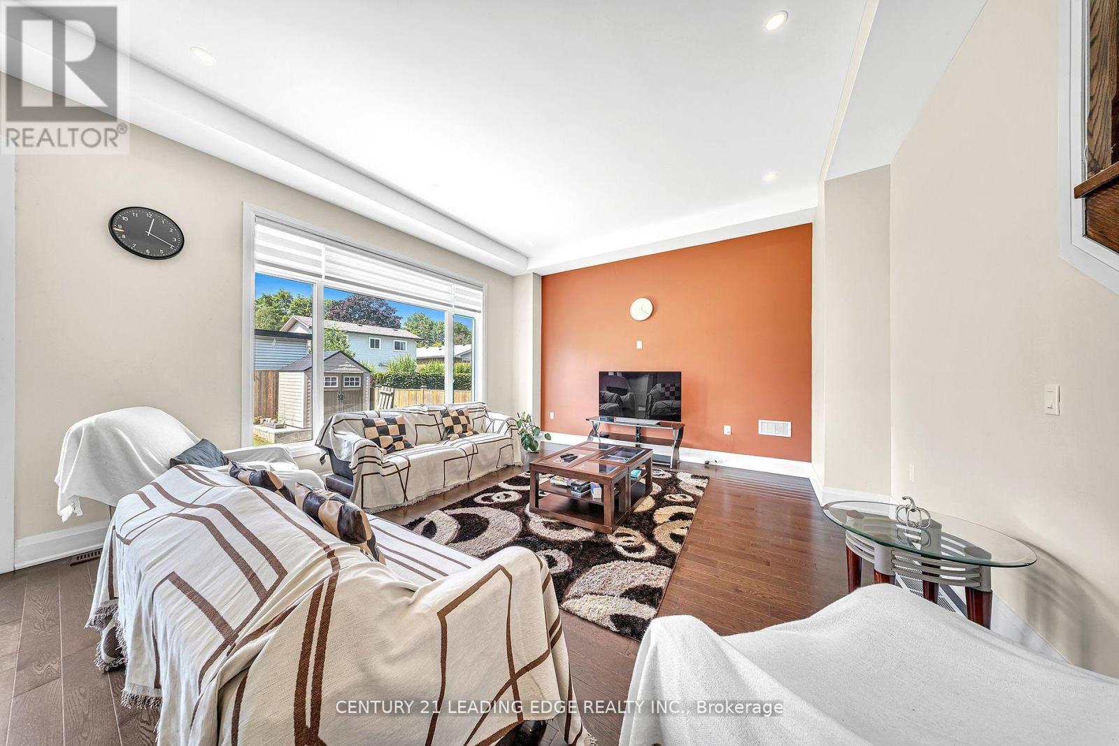 736 Hillview Crescent, Pickering, Ontario  L1W 2S1 - Photo 8 - E12402613