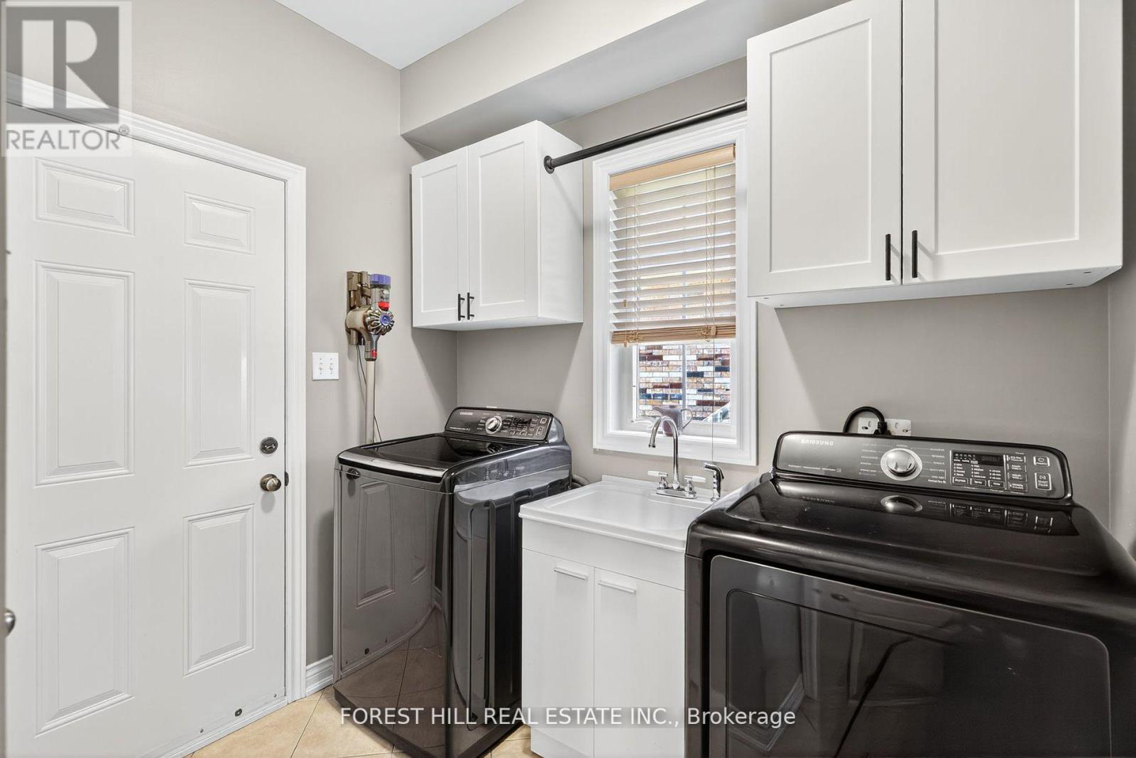 24 Vesna Court, Clarington, Ontario  L1C 0C7 - Photo 12 - E12402616