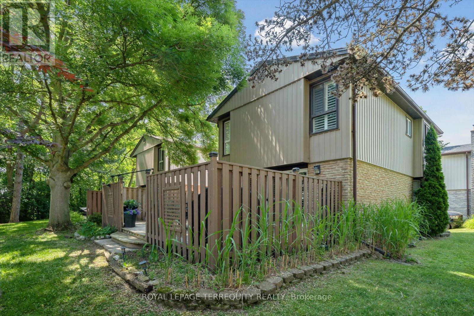 1825 Hyde Mill Crescent, Mississauga, Ontario  L5N 0A7 - Photo 46 - W12402589