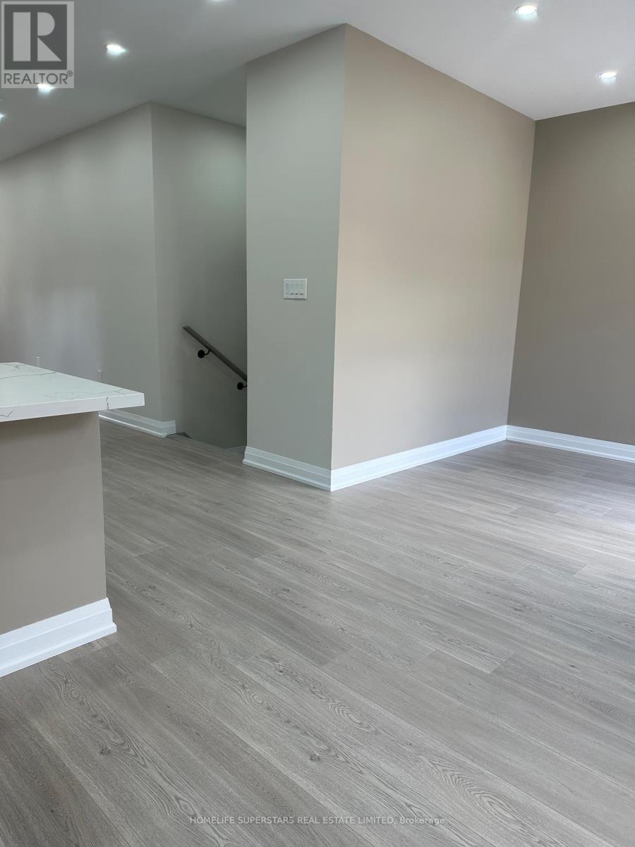 93 Relton Circle, Brampton (Vales Of Castlemore), Ontario  L6P 3Z2 - Photo 4 - W12402620