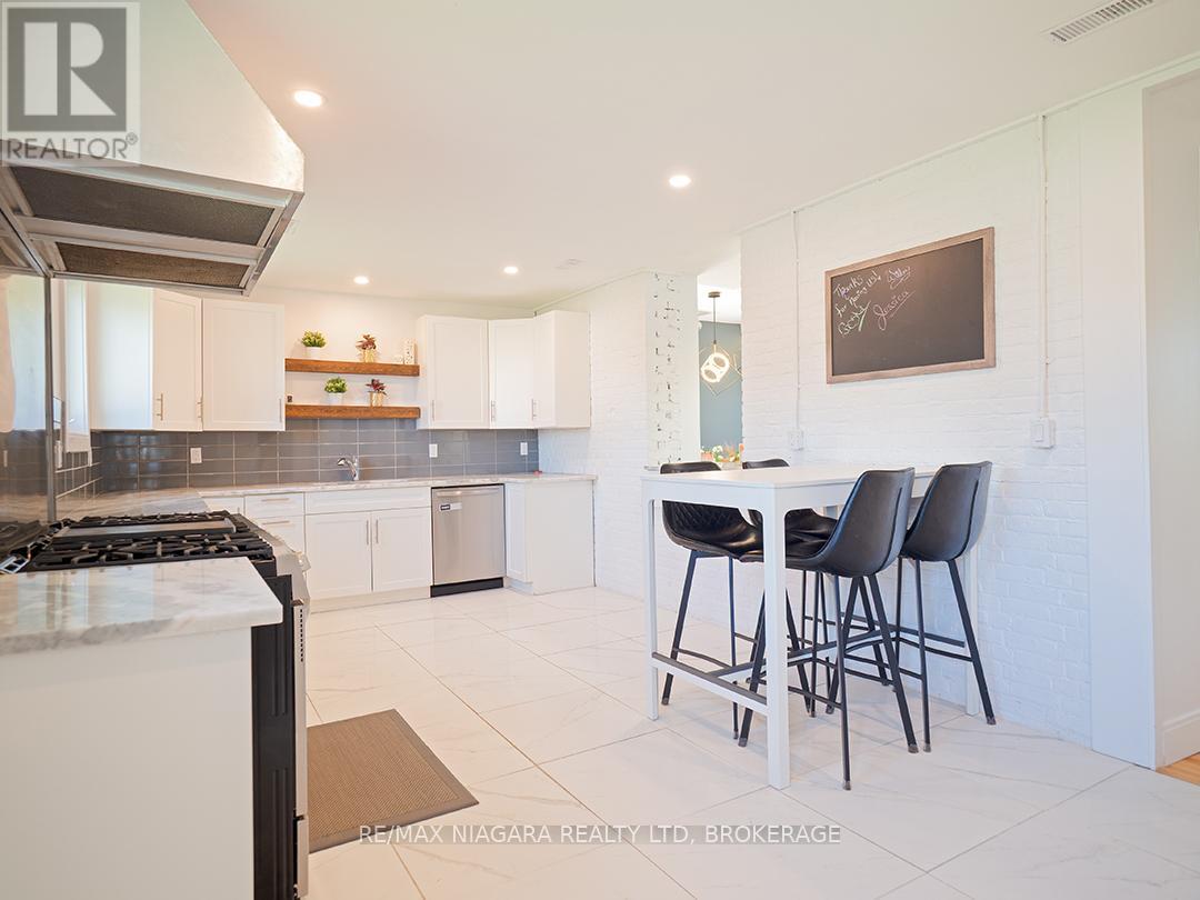 1561 North Shore Drive E, Haldimand, Ontario  N0A 1K0 - Photo 7 - X12402636