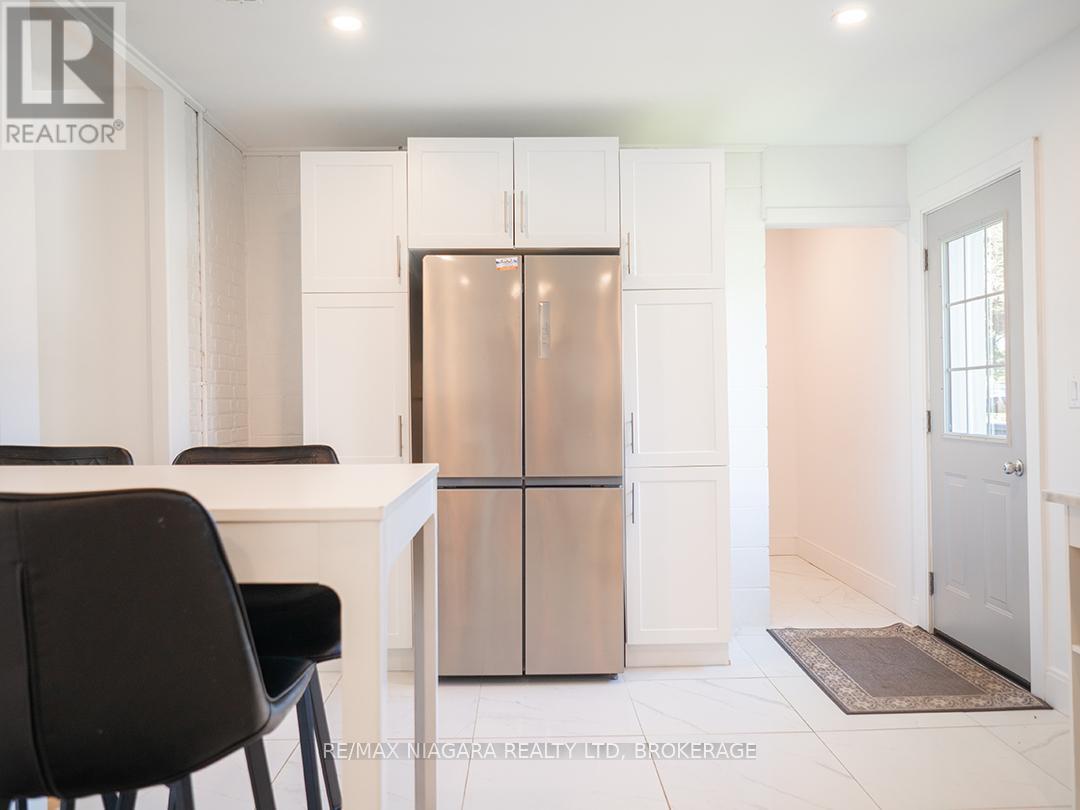 1561 North Shore Drive E, Haldimand, Ontario  N0A 1K0 - Photo 8 - X12402636