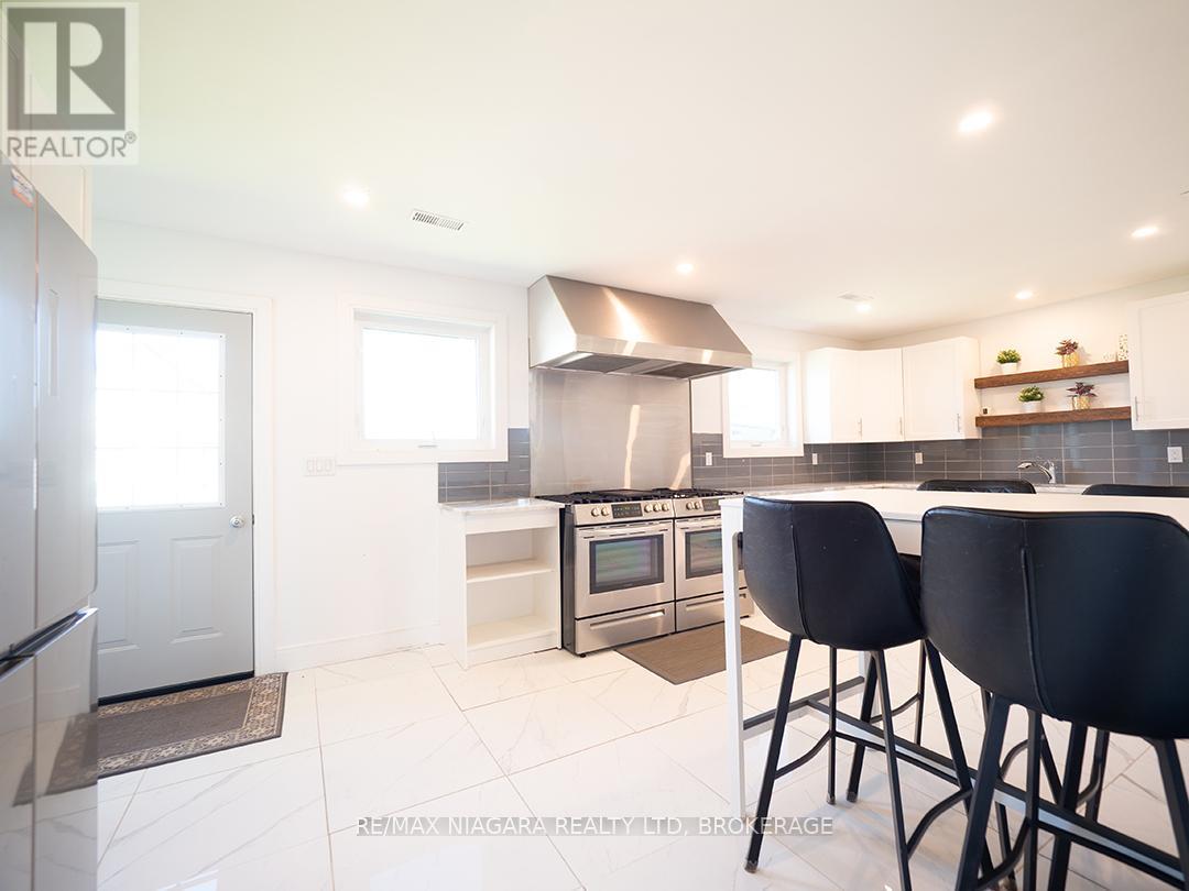 1561 North Shore Drive E, Haldimand, Ontario  N0A 1K0 - Photo 9 - X12402636