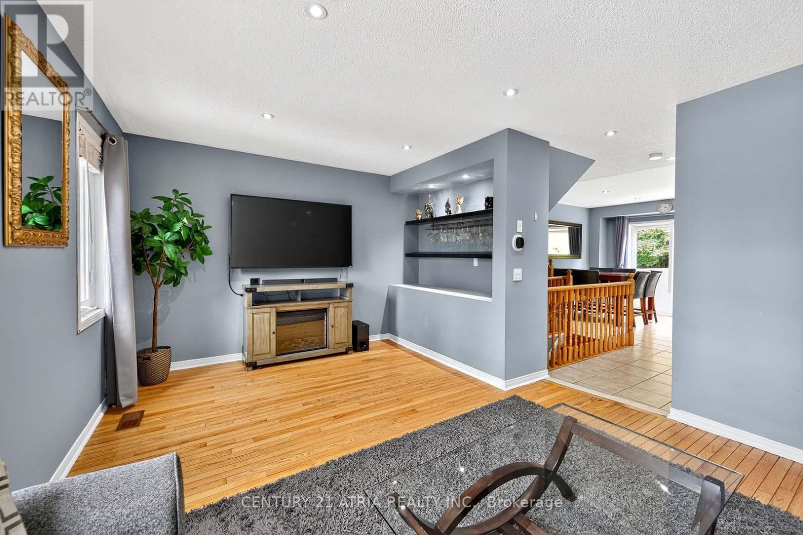 12b - 51 Northern Heights Drive, Richmond Hill (Langstaff), Ontario  L4B 4C9 - Photo 14 - N12402631