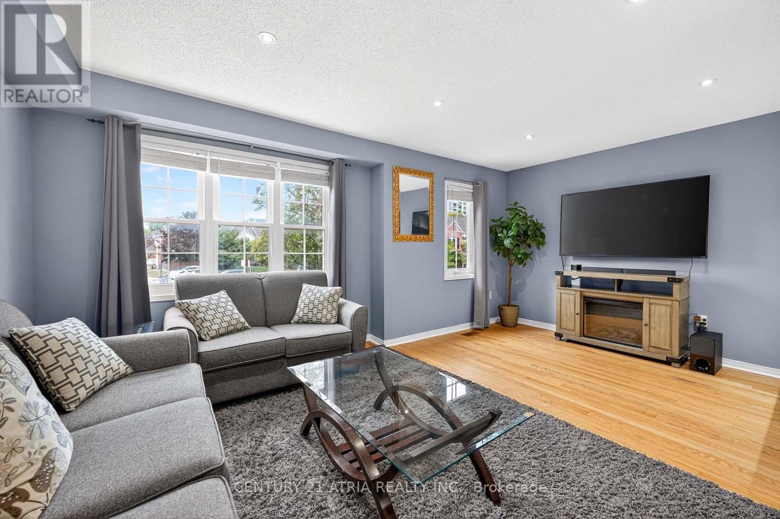 12b - 51 Northern Heights Drive, Richmond Hill (Langstaff), Ontario  L4B 4C9 - Photo 16 - N12402631