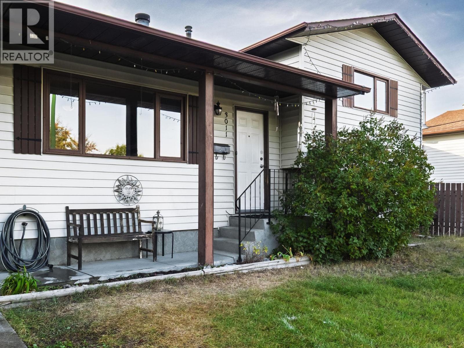 Property at 3011 CHRISTOPHER CRESCENT image 4