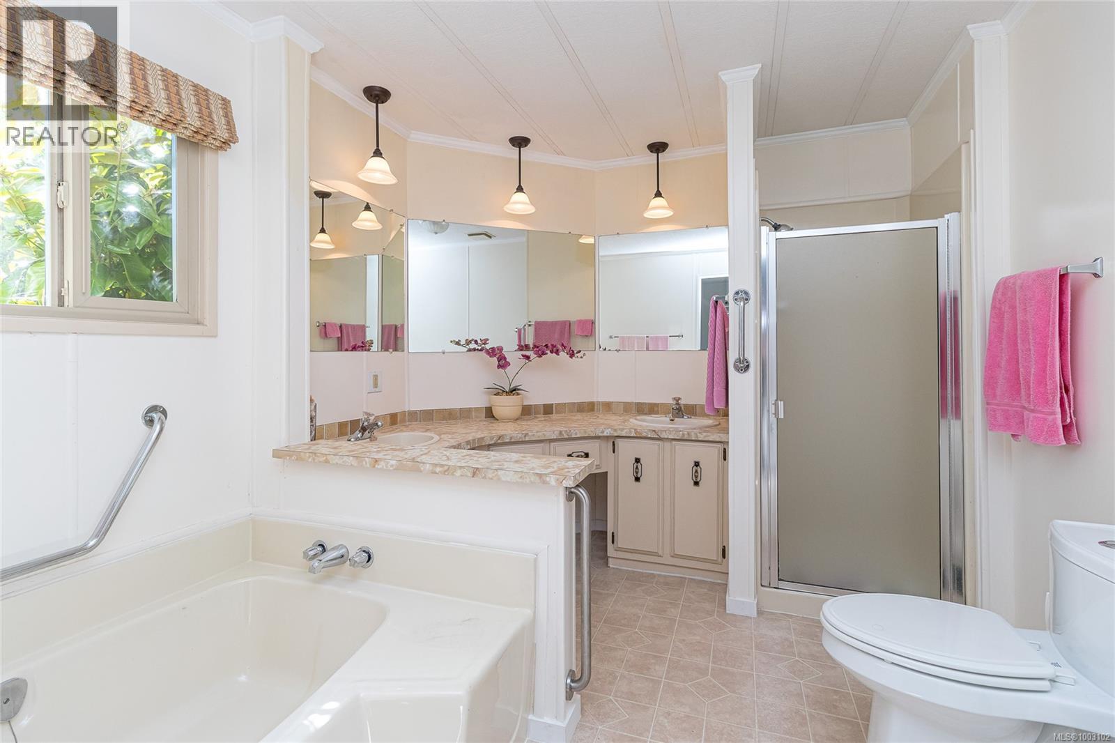 2177 Summergate Blvd, Sidney, British Columbia  V8L 4K9 - Photo 18 - 1003102