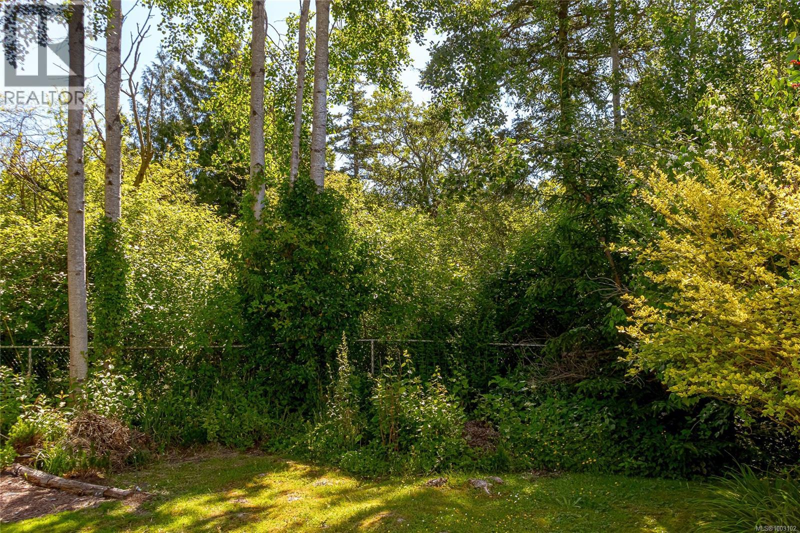 2177 Summergate Blvd, Sidney, British Columbia  V8L 4K9 - Photo 32 - 1003102