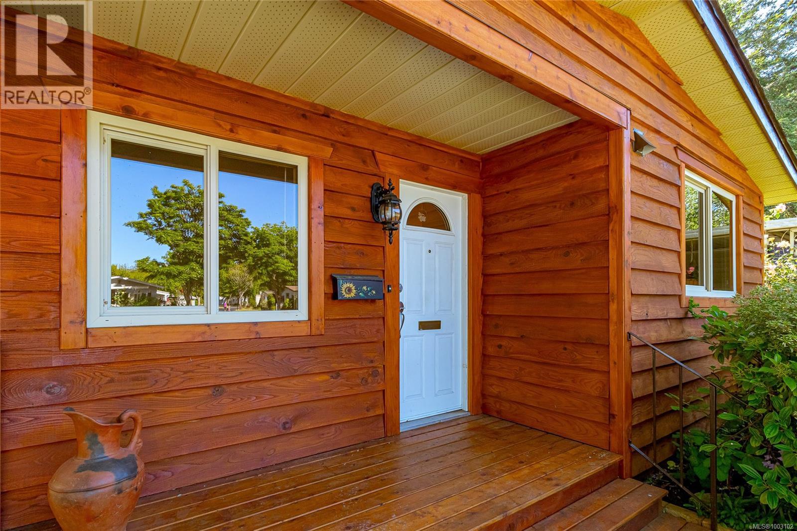 2177 Summergate Blvd, Sidney, British Columbia  V8L 4K9 - Photo 4 - 1003102