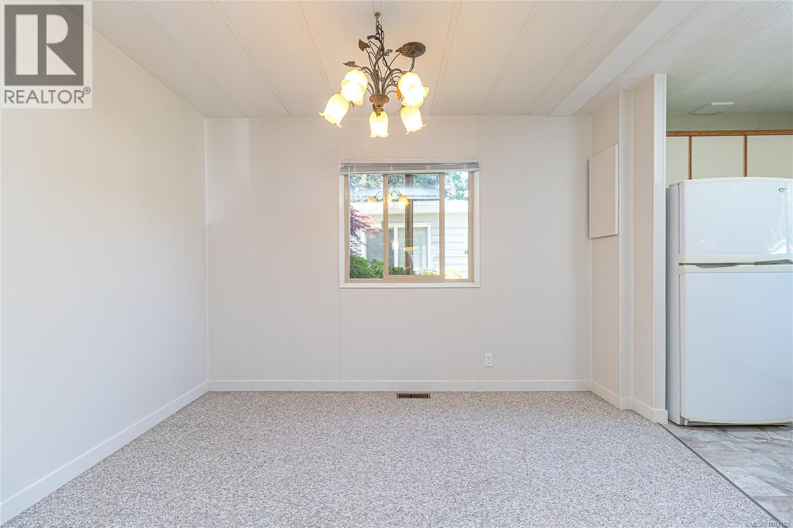 2177 Summergate Blvd, Sidney, British Columbia  V8L 4K9 - Photo 9 - 1003102