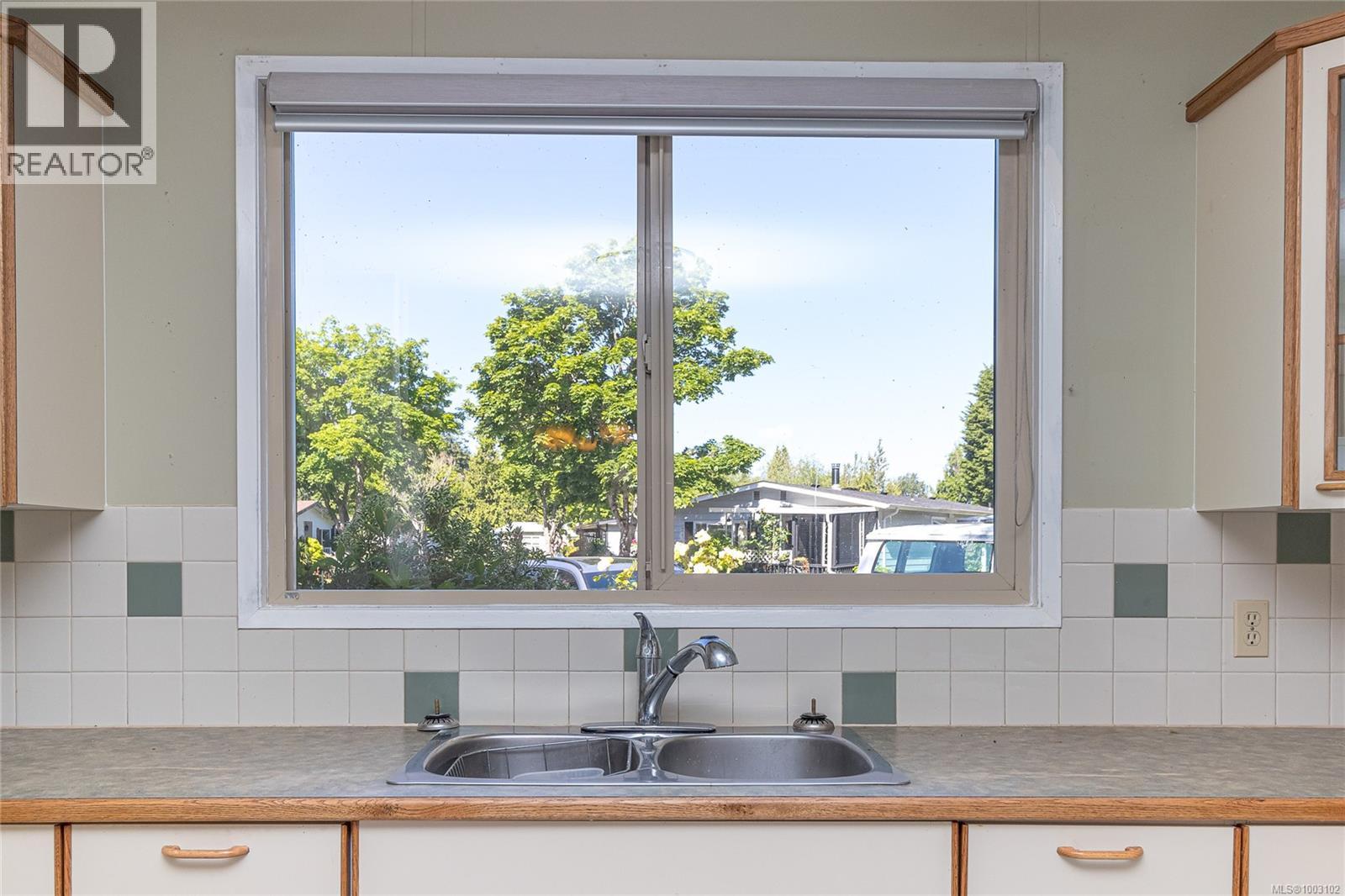 2177 Summergate Blvd, Sidney, British Columbia  V8L 4K9 - Photo 14 - 1003102