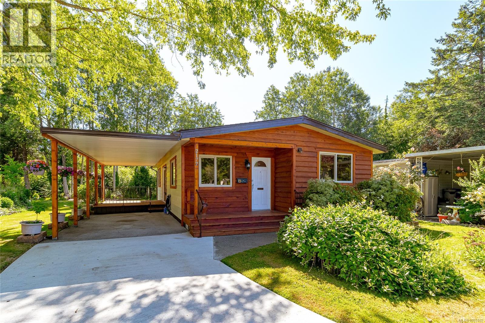 2177 Summergate Blvd, Sidney, British Columbia  V8L 4K9 - Photo 3 - 1003102