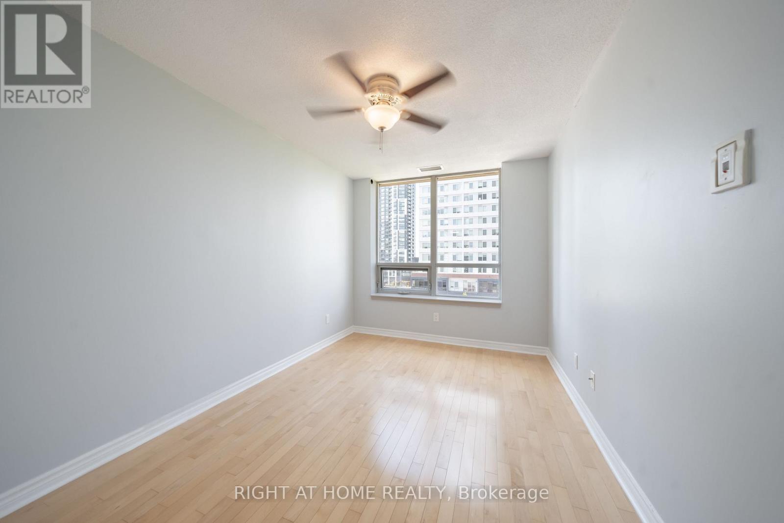 703 - 4080 Living Arts Drive, Mississauga (City Centre), Ontario  L5B 4N3 - Photo 15 - W12402634