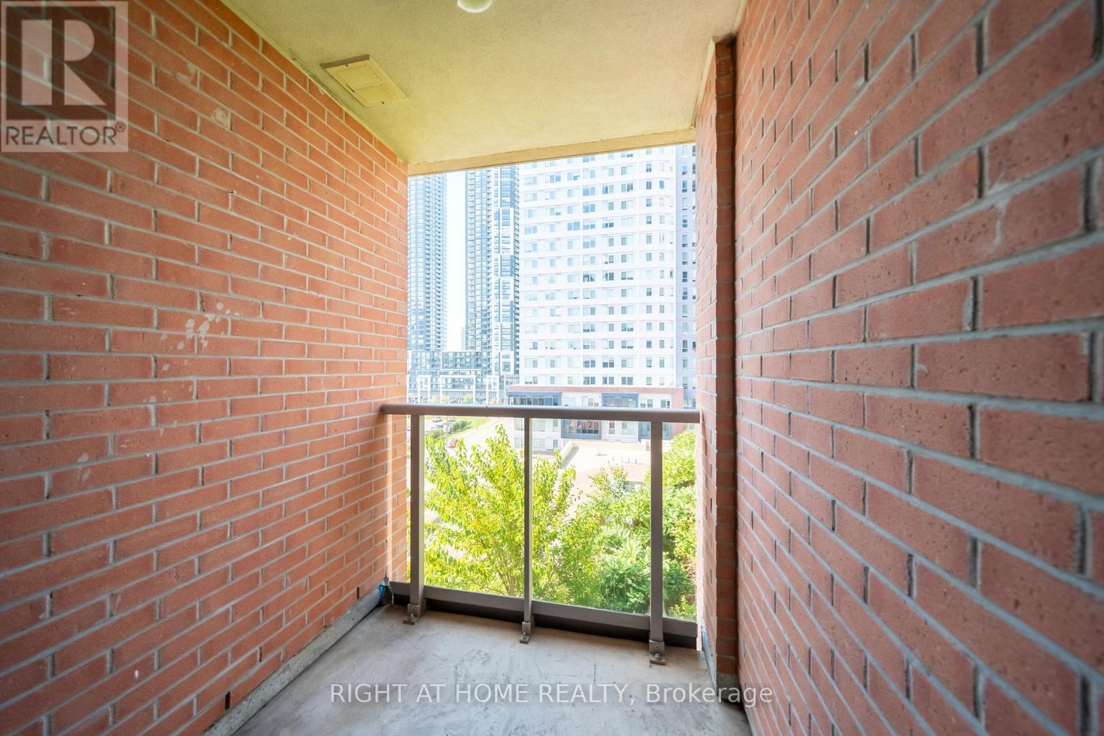 703 - 4080 Living Arts Drive, Mississauga (City Centre), Ontario  L5B 4N3 - Photo 16 - W12402634