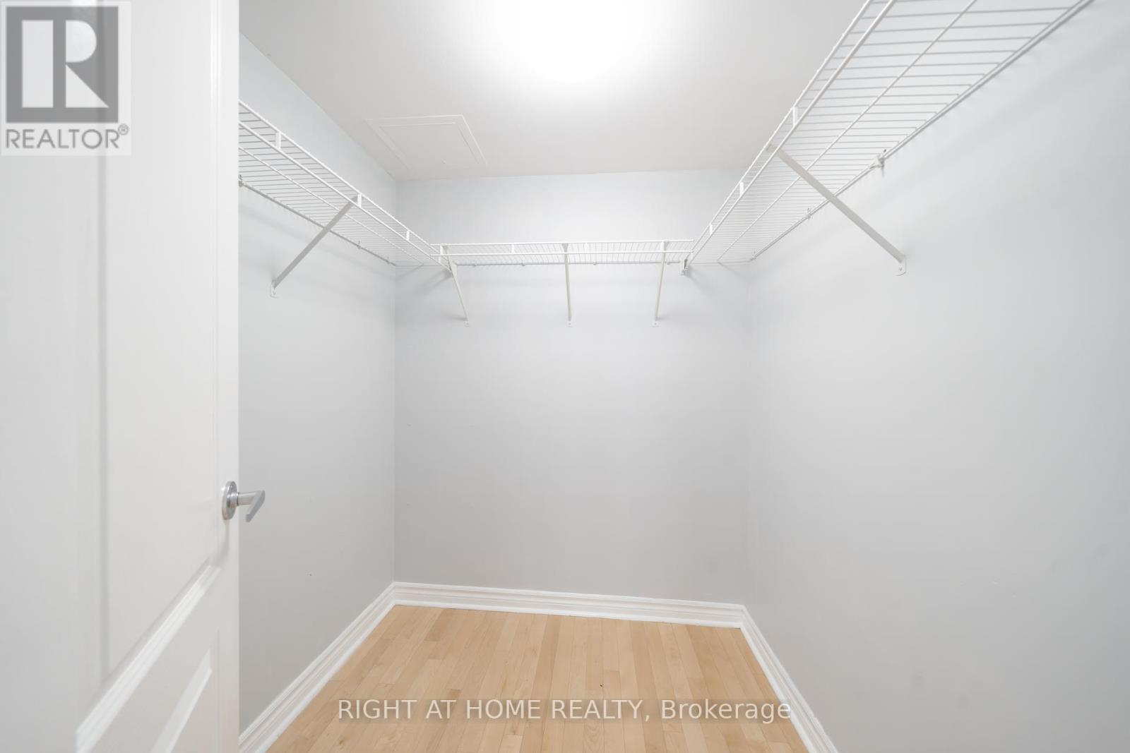 703 - 4080 Living Arts Drive, Mississauga (City Centre), Ontario  L5B 4N3 - Photo 18 - W12402634