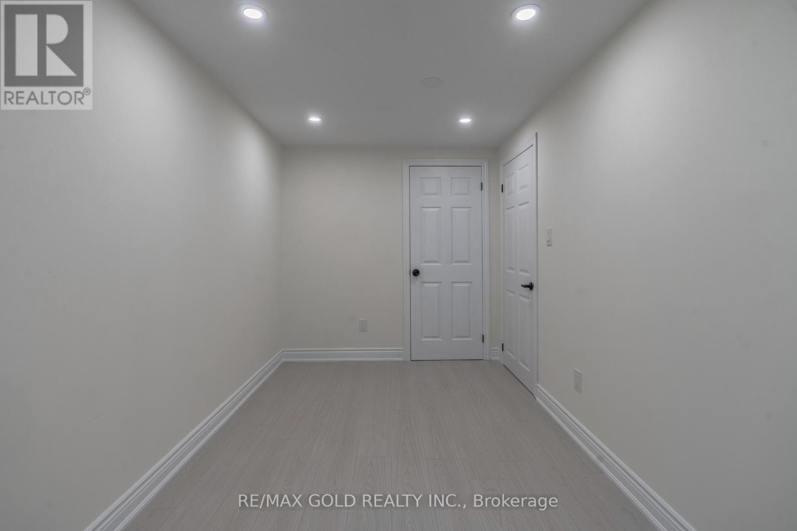384 Westwood Drive, Kitchener, Ontario  N2M 2L6 - Photo 39 - X12402632