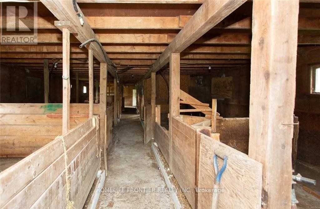 825 Prospect Road, Kawartha Lakes, Ontario  K0M 2T0 - Photo 11 - X12402638