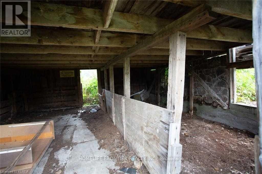 825 Prospect Road, Kawartha Lakes, Ontario  K0M 2T0 - Photo 16 - X12402638