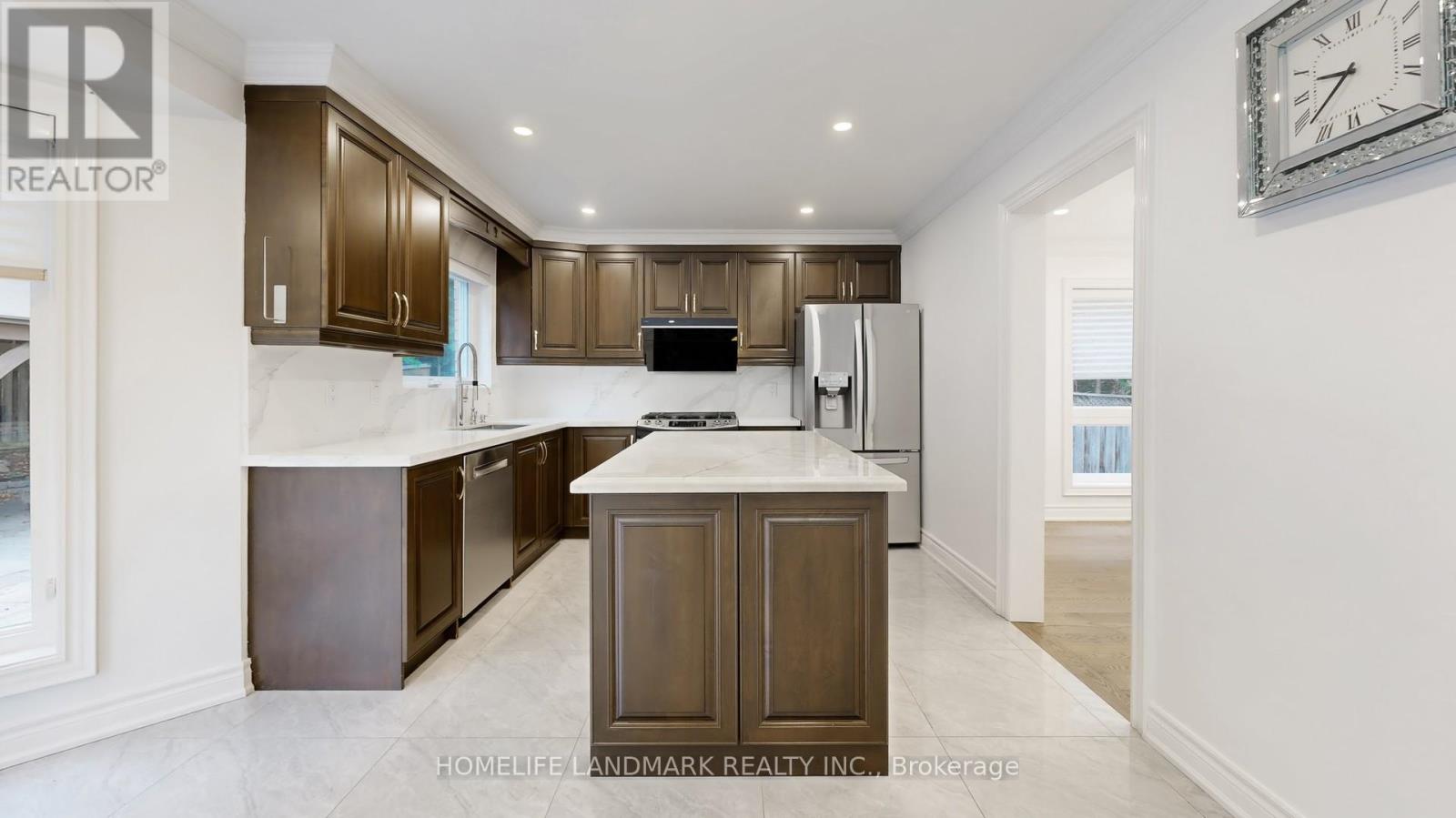 14 Casson Place, Markham, Ontario  L3R 0G2 - Photo 5 - N12396053
