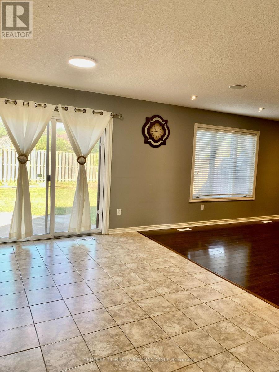 1678 Blackmaple Crescent, London East, Ontario  N5Y 6L6 - Photo 10 - X12397935