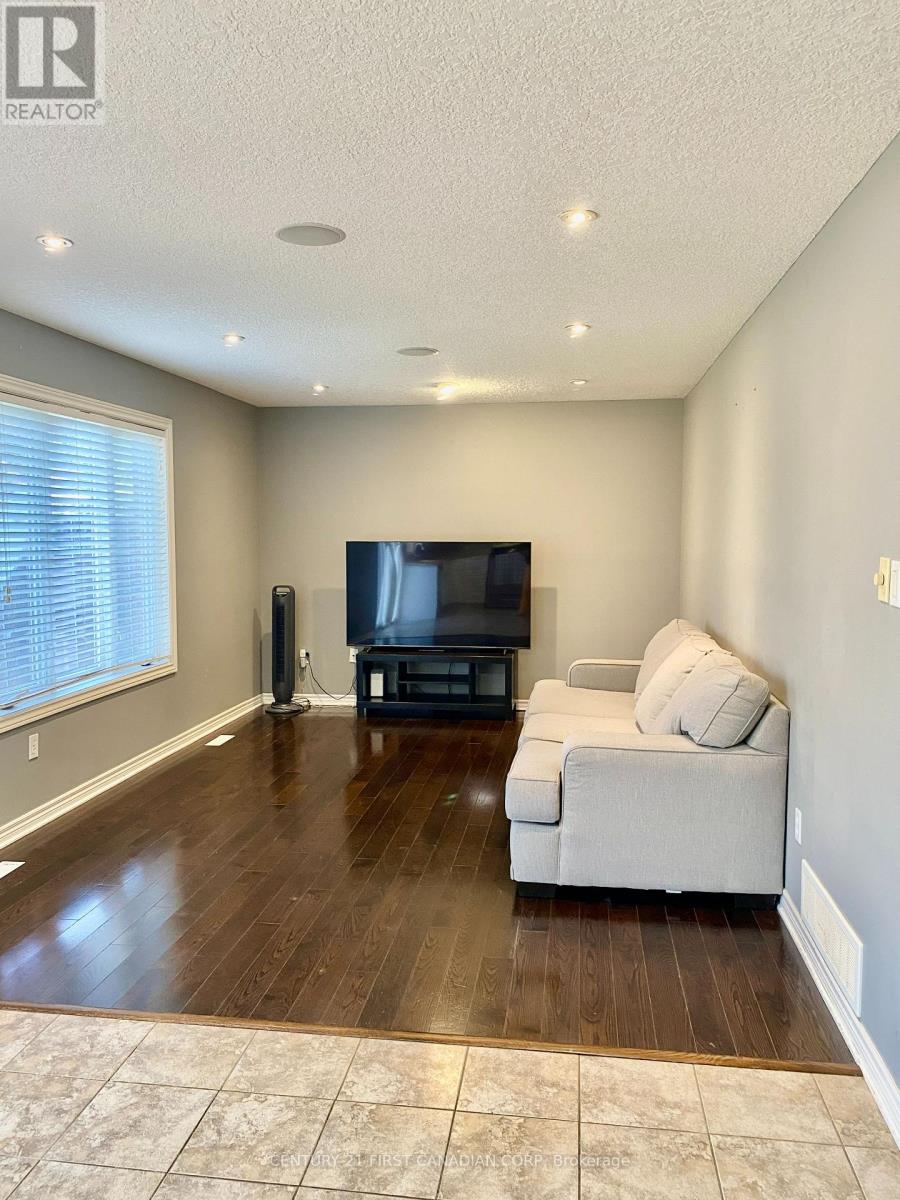 1678 Blackmaple Crescent, London East, Ontario  N5Y 6L6 - Photo 12 - X12397935