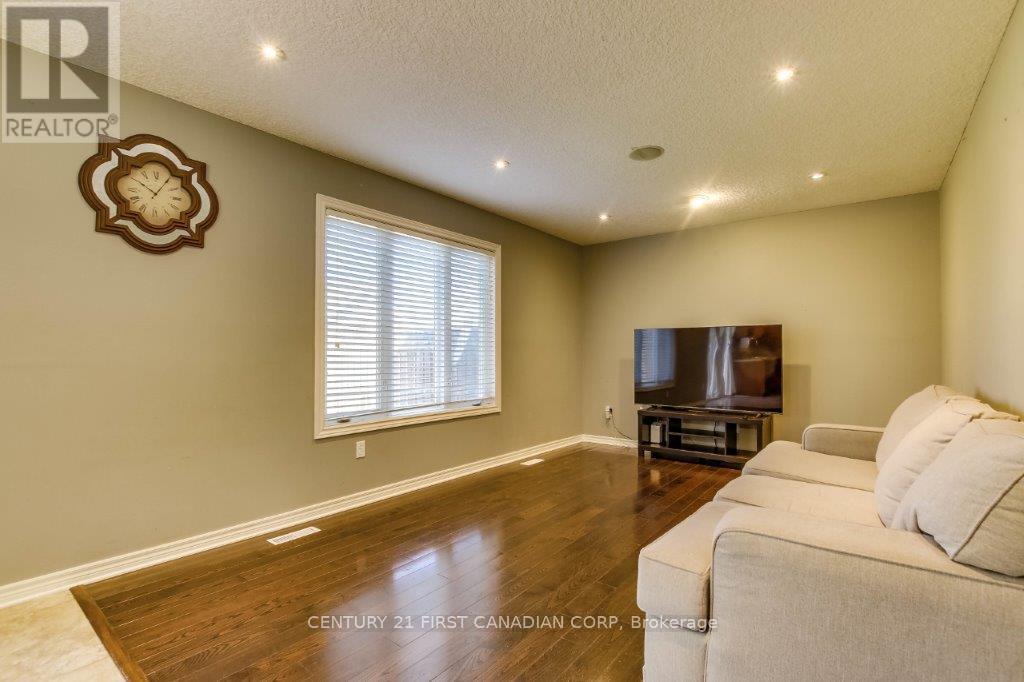 1678 Blackmaple Crescent, London East, Ontario  N5Y 6L6 - Photo 13 - X12397935