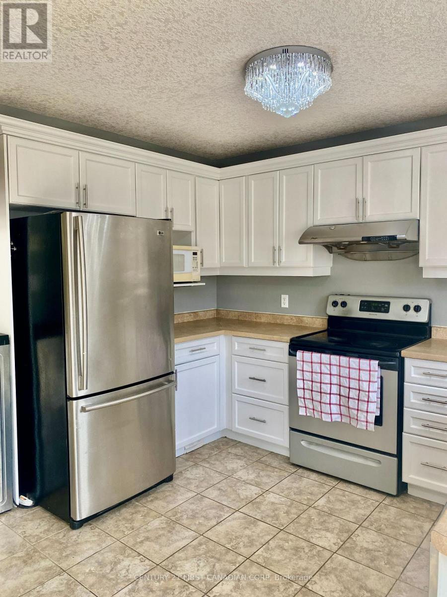1678 Blackmaple Crescent, London East, Ontario  N5Y 6L6 - Photo 6 - X12397935