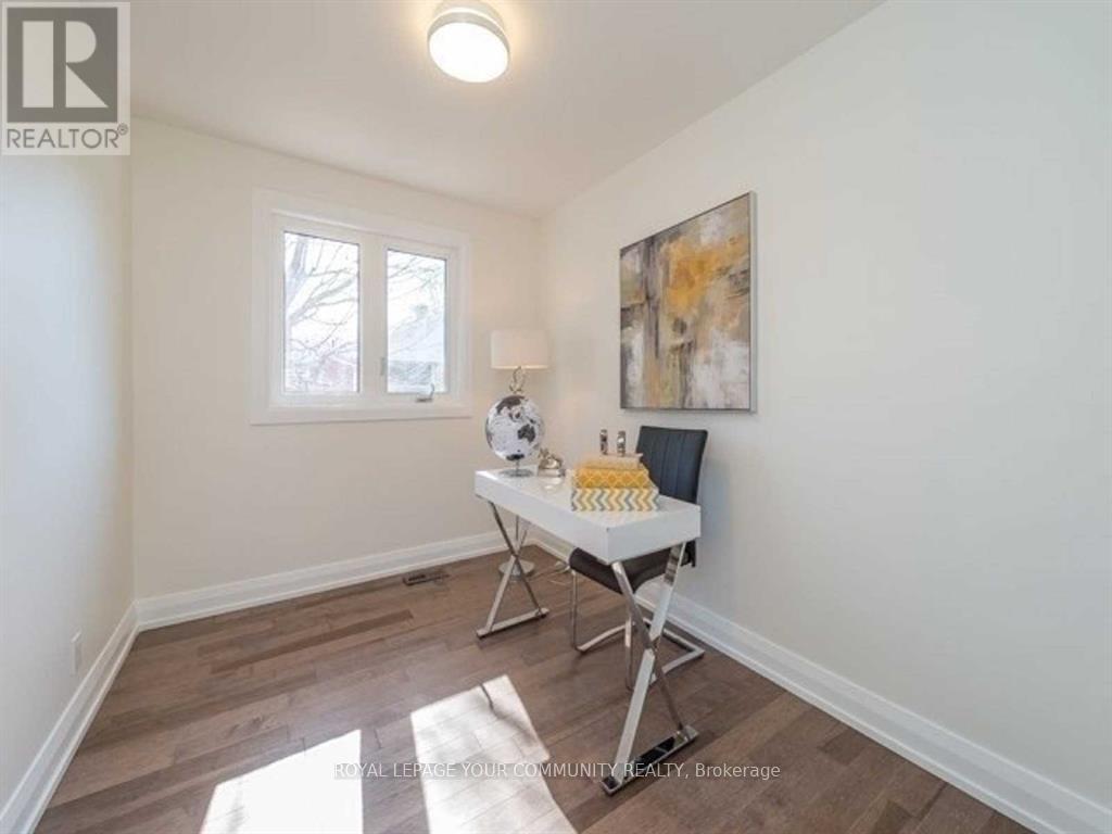 Main - 112 Murray Drive, Aurora, Ontario  L4G 2C5 - Photo 11 - N12402653