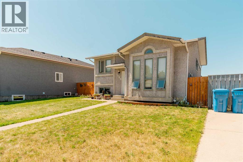 Property at 199 Mt Crandell Crescent W image 2