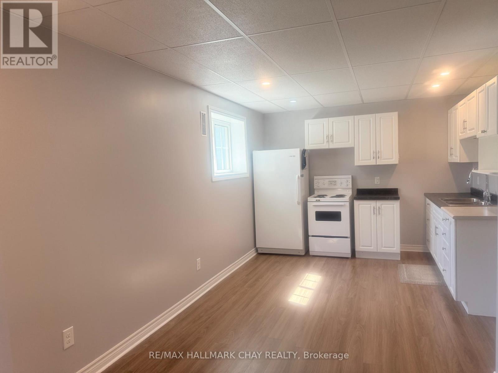 1047 Larch Street, Innisfil, Ontario  L0L 1C0 - Photo 17 - N12366702