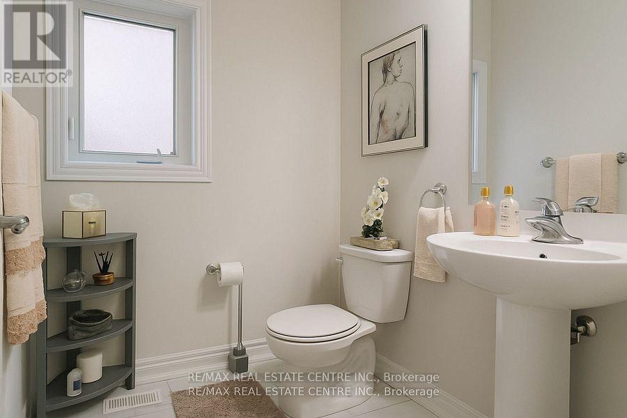 12 Swan Avenue, Pelham, Ontario  L0S 1E6 - Photo 25 - X12402652