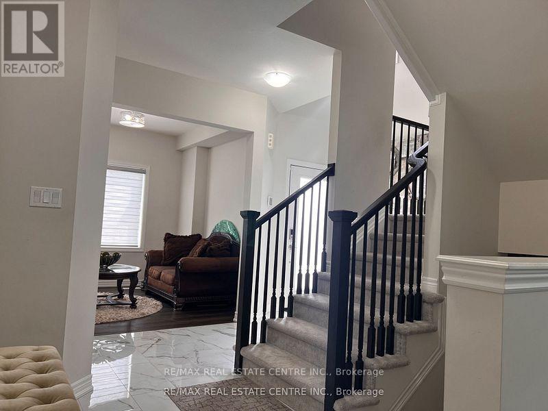 12 Swan Avenue, Pelham, Ontario  L0S 1E6 - Photo 9 - X12402652
