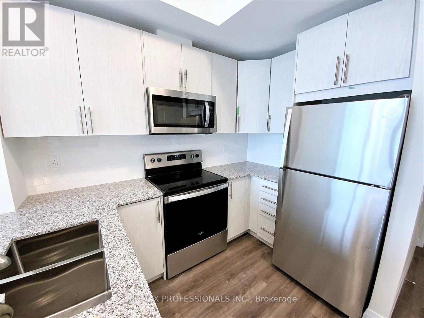 903 - 60 Charles Street W, Kitchener, Ontario  N2G 0C9 - Photo 9 - X12402664