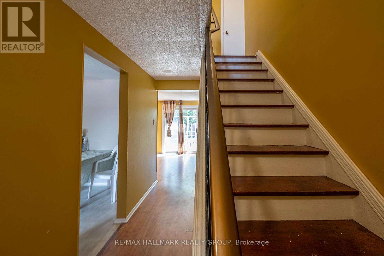 1478 H Heatherington Road, Ottawa, Ontario  K1V 6S1 - Photo 4 - X12402677