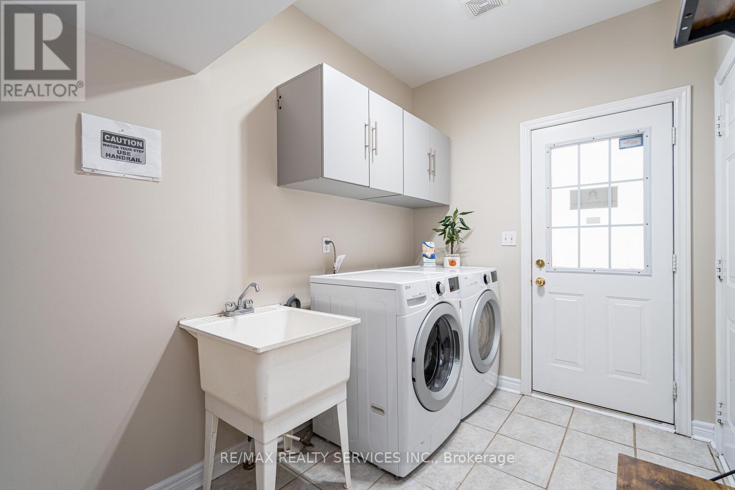 6 Foxhollow Road, Brampton (Northwest Sandalwood Parkway), Ontario  L7A 1M3 - Photo 40 - W12402081
