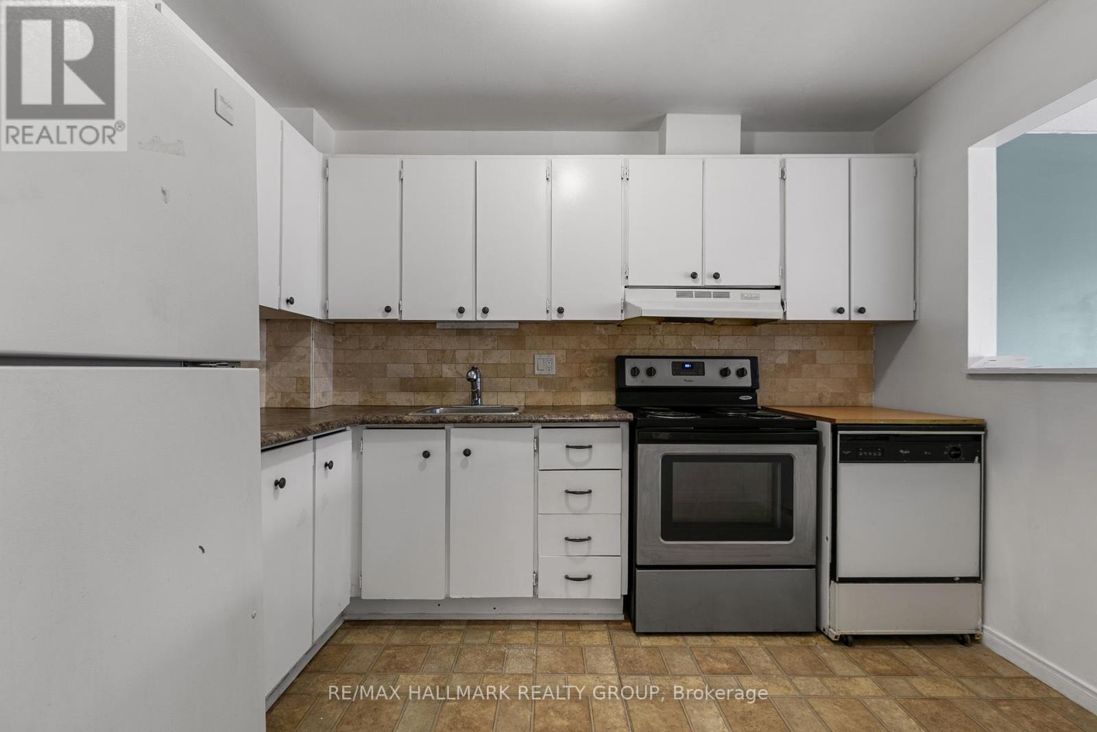 137 - 3445 Uplands Drive, Ottawa, Ontario  K1V 9N5 - Photo 4 - X12402695