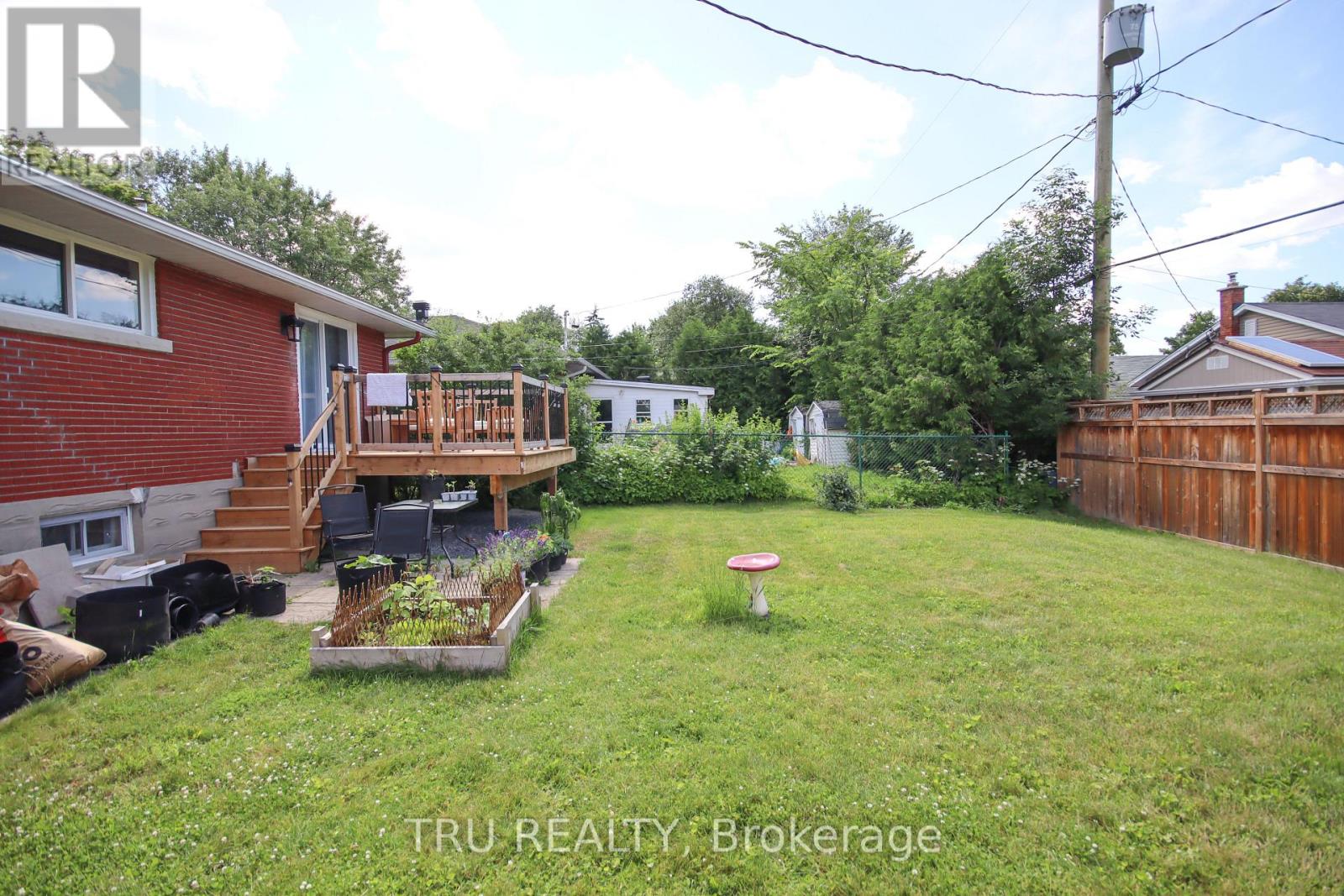 A - 759 Adams Avenue, Ottawa, Ontario  K1G 2Y1 - Photo 14 - X12402700