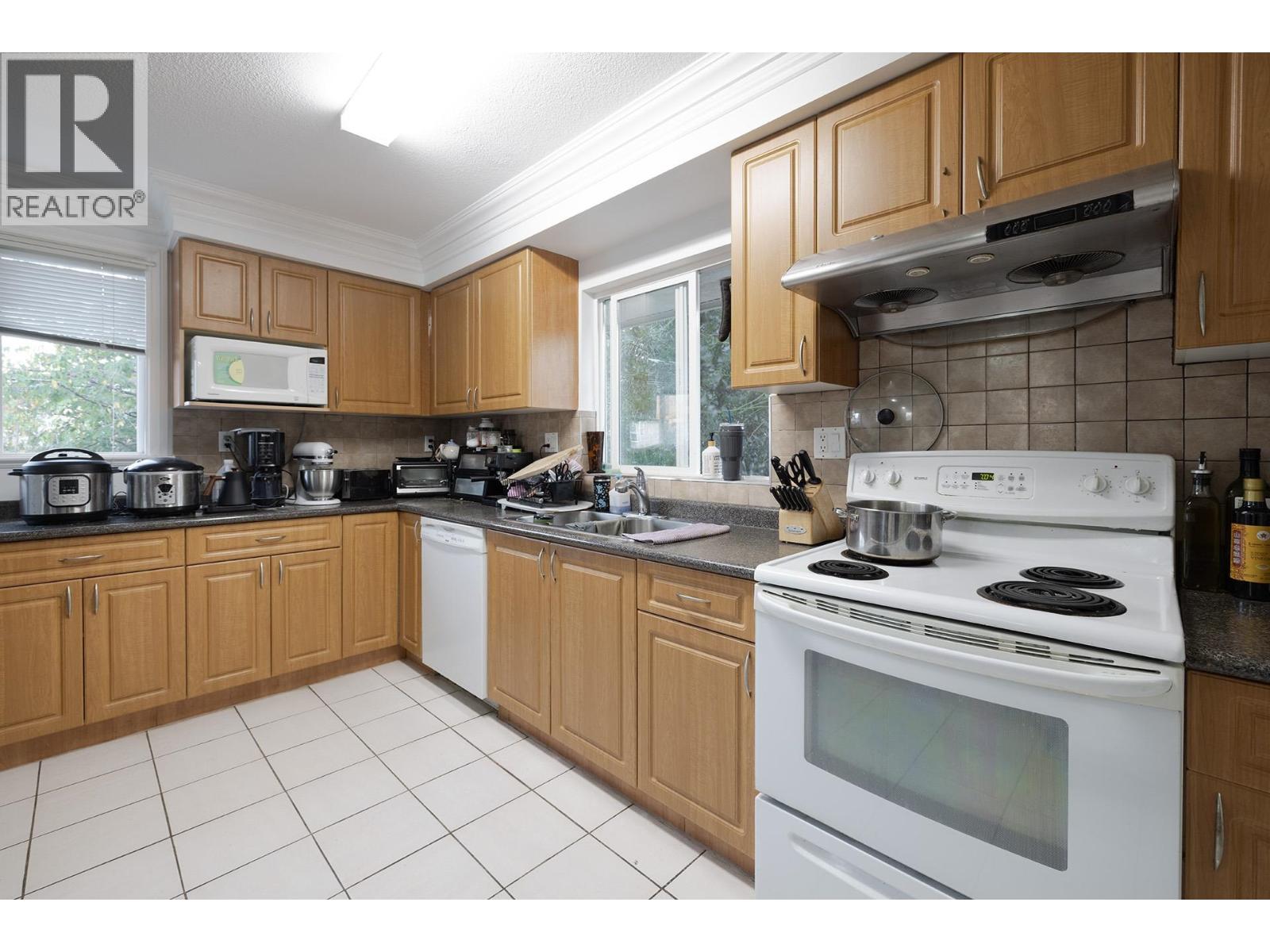 6300 Granville Avenue, Richmond, British Columbia  V7C 1G1 - Photo 2 - R3047143