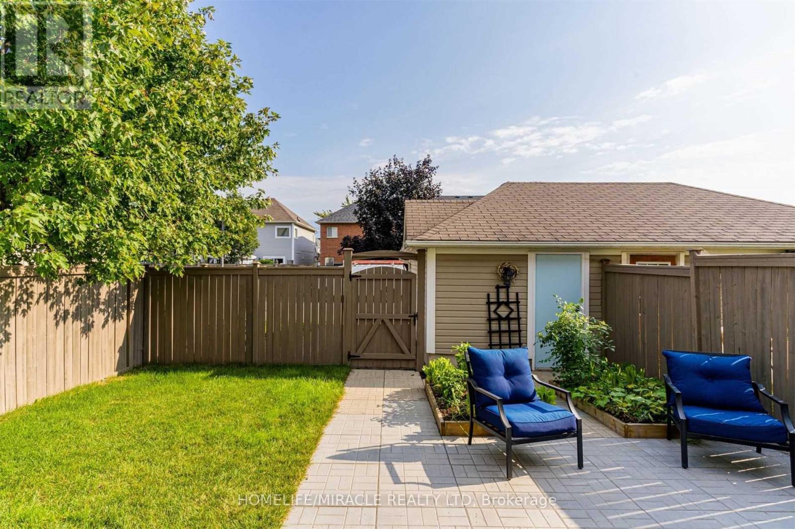149 Carnwith Drive E, Whitby (Brooklin), Ontario  L1M 2J5 - Photo 10 - E12402701