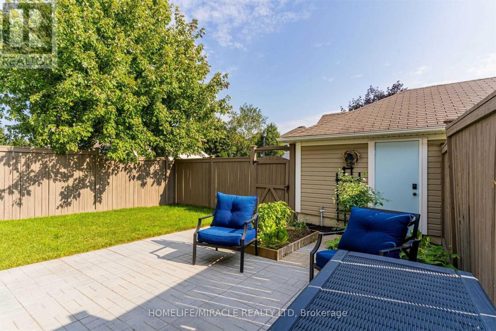 149 Carnwith Drive E, Whitby (Brooklin), Ontario  L1M 2J5 - Photo 11 - E12402701