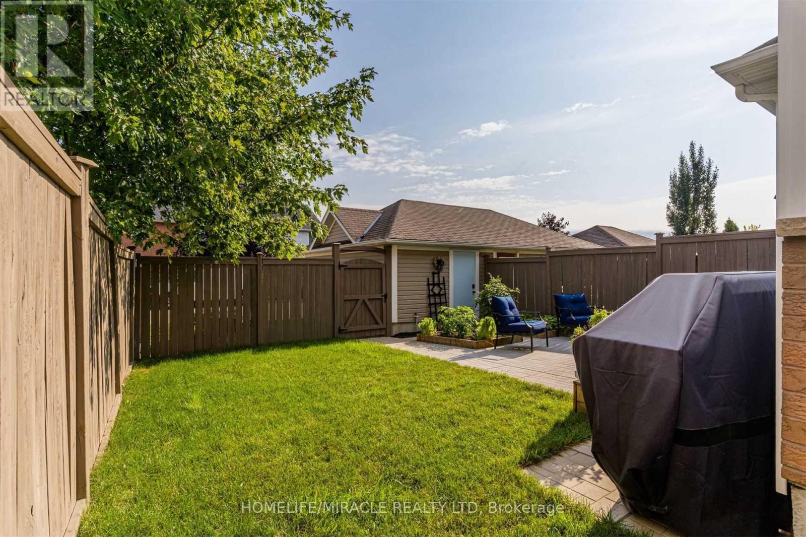 149 Carnwith Drive E, Whitby (Brooklin), Ontario  L1M 2J5 - Photo 12 - E12402701