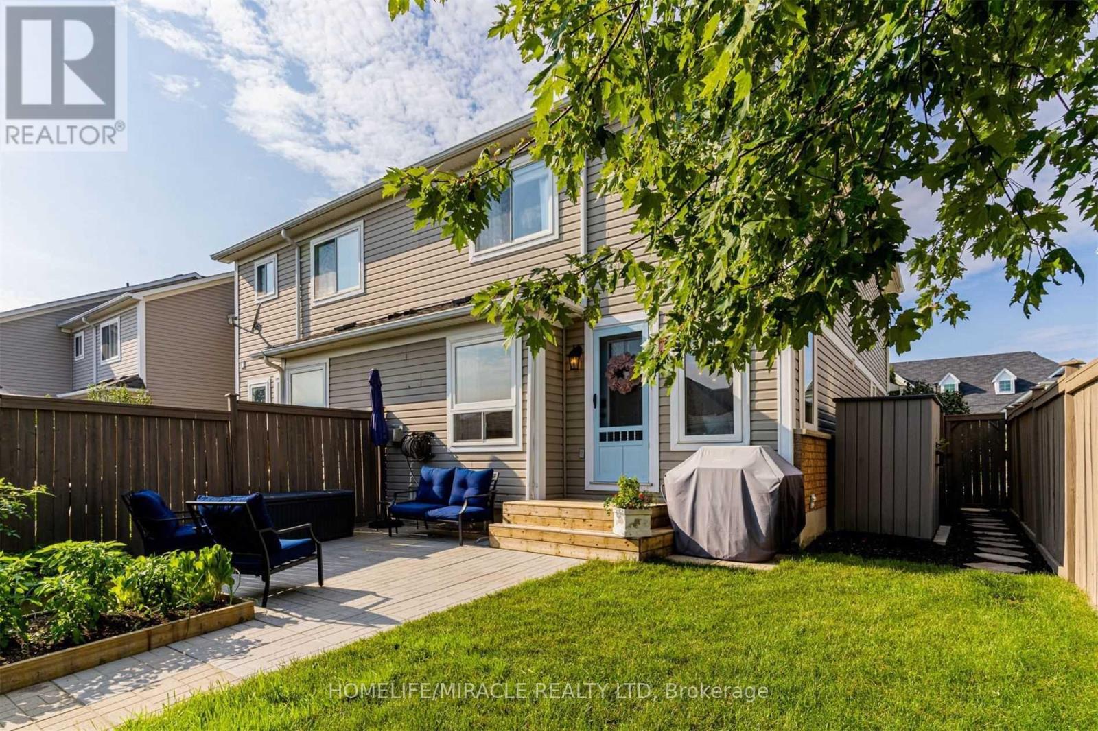 149 Carnwith Drive E, Whitby (Brooklin), Ontario  L1M 2J5 - Photo 3 - E12402701