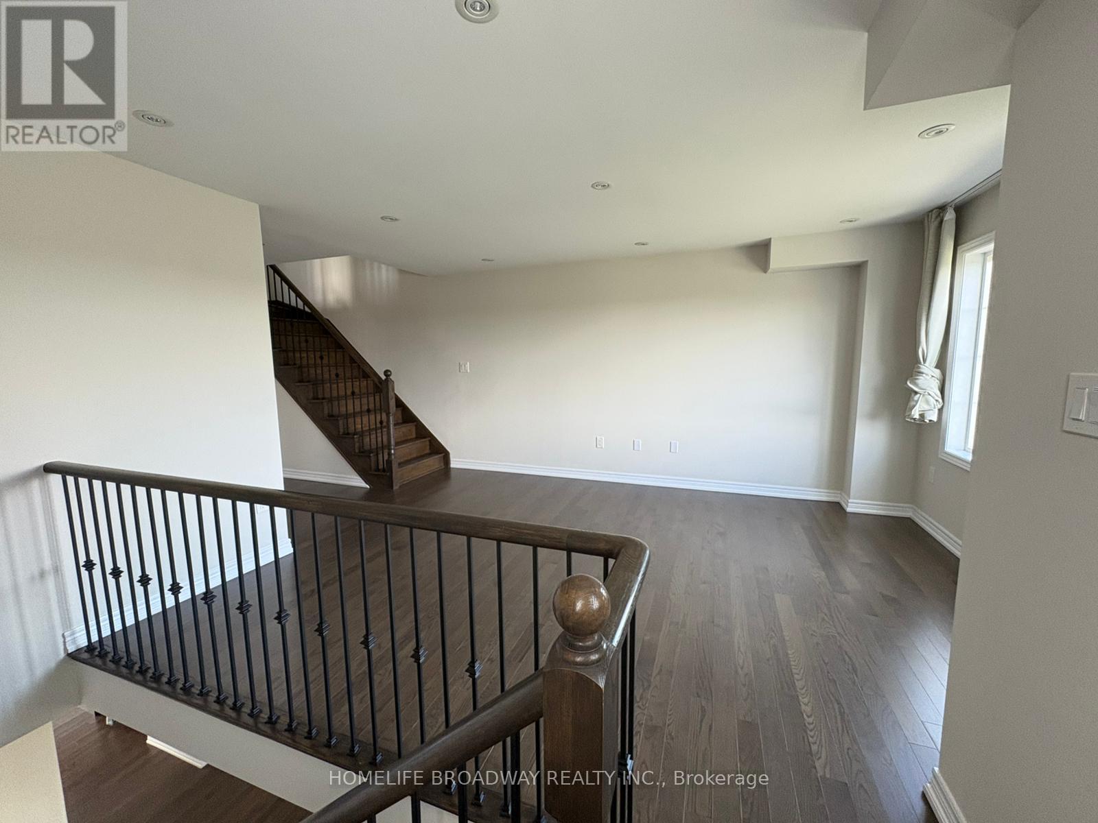 1906 Donald Cousens Parkway, Markham, Ontario  L6B 1M4 - Photo 10 - N12402265