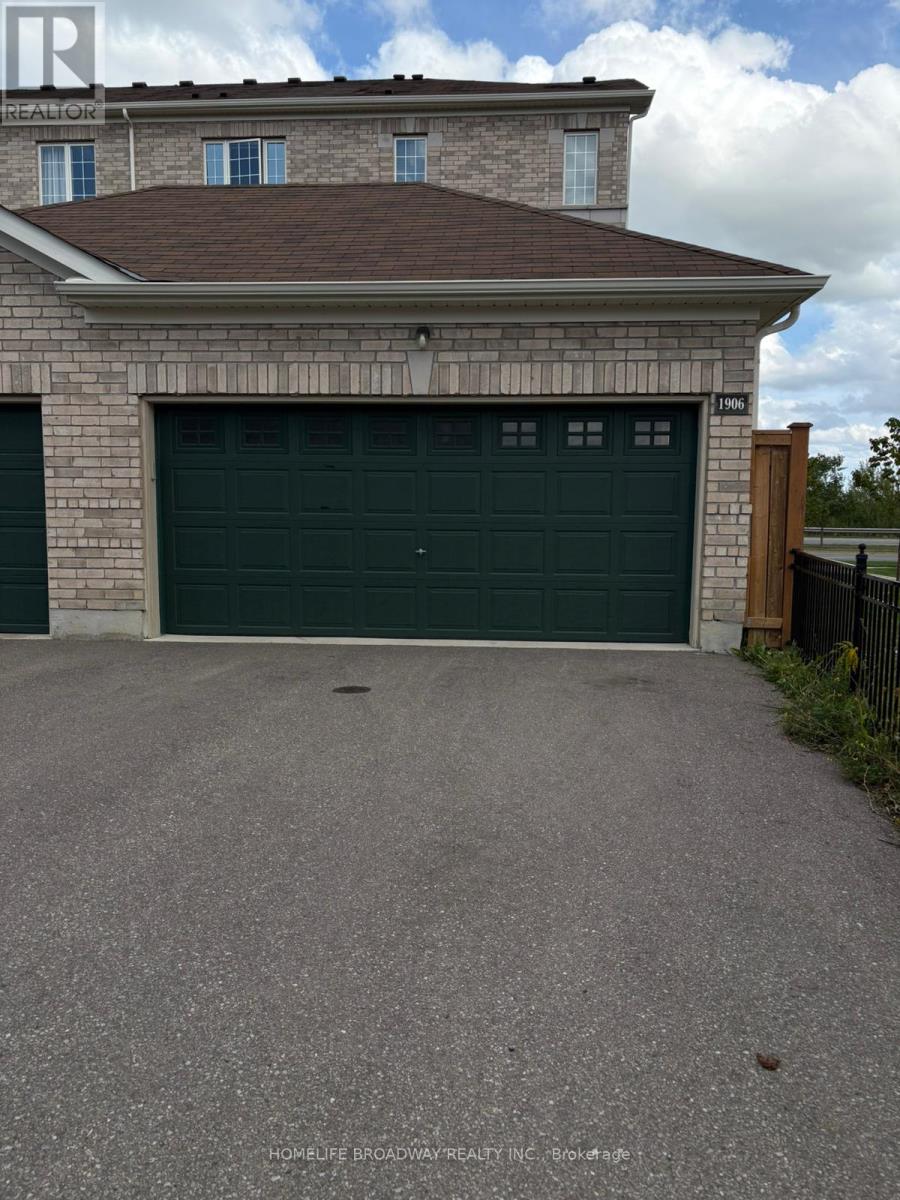 1906 Donald Cousens Parkway, Markham, Ontario  L6B 1M4 - Photo 24 - N12402265